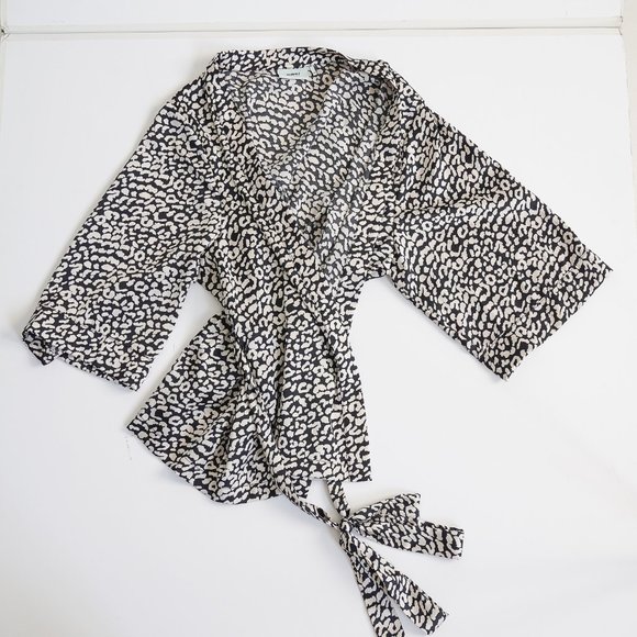 Moves by Minimum | Zebra Polyester Robe | Size M - Picture 2 of 6